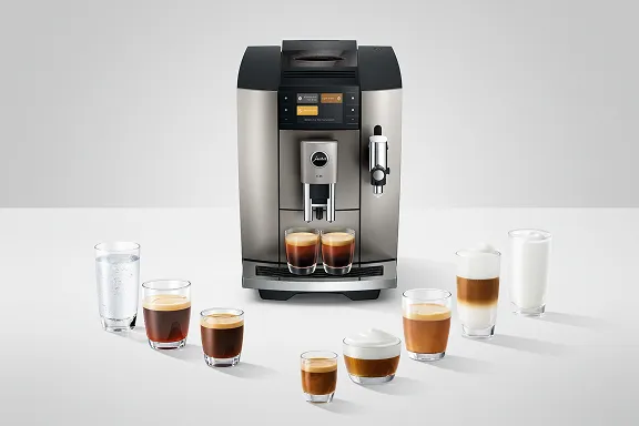 E8: JURA E8 Kaffeevollautomat in Midnight Silver in mit einer großen Auswahl an Kaffeespezialitäten auf Knopfdruck